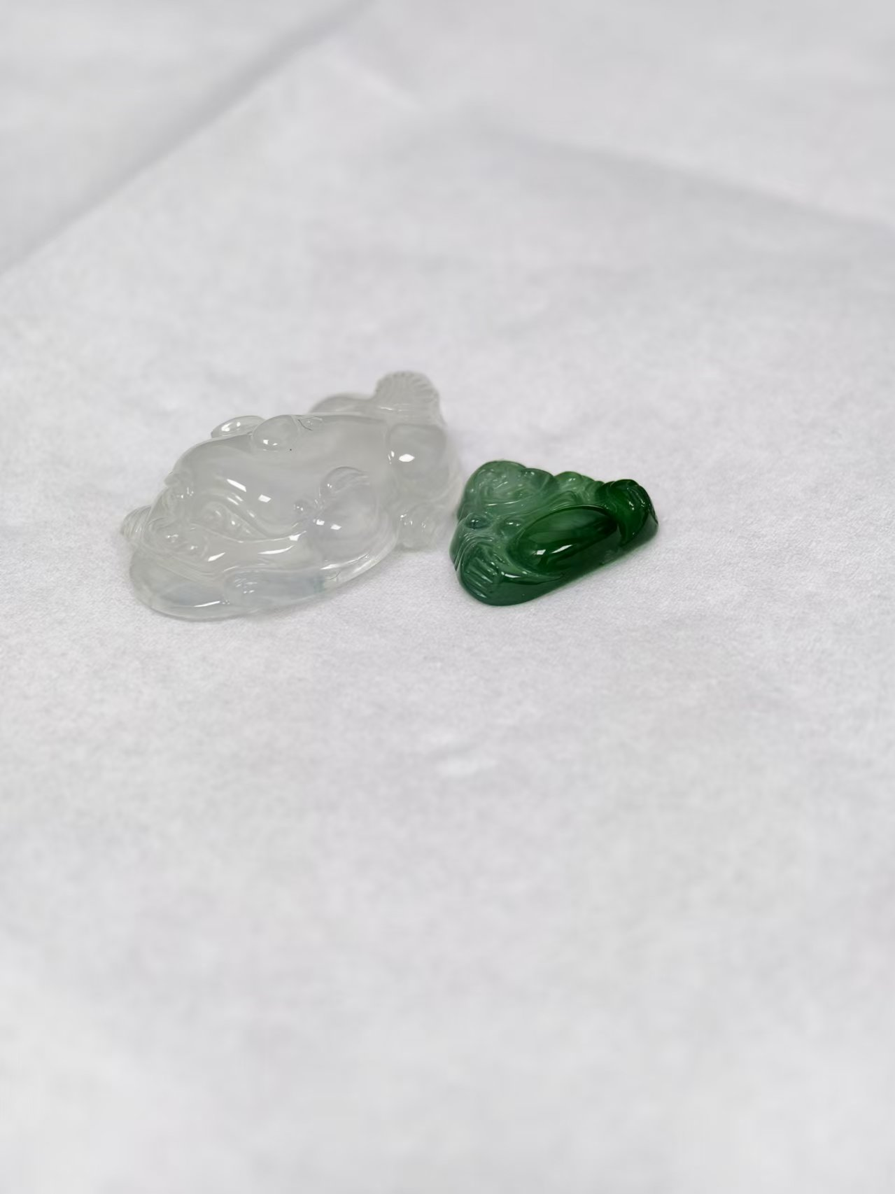 品质较好的糯冰高冰雕刻件